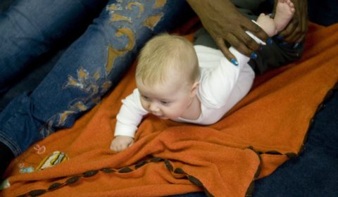 Ellynne Skove teaches GoGo Babies classes at Families First in Brooklyn, New York on April 27, 2010.

Photo by Angela Jimenez for Ellynne Skove
www.angelajimenezphotography.com