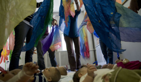 Ellynne Skove teaches GoGo Babies classes at Families First in Brooklyn, New York on April 27, 2010.

Photo by Angela Jimenez for Ellynne Skove
www.angelajimenezphotography.com