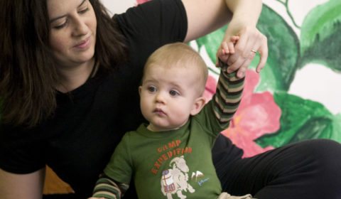 Ellynne Skove teaches GoGo Babies classes at Families First in Brooklyn, New York on April 27, 2010.

Photo by Angela Jimenez for Ellynne Skove
www.angelajimenezphotography.com