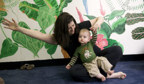 Ellynne Skove teaches GoGo Babies classes at Families First in Brooklyn, New York on April 27, 2010.

Photo by Angela Jimenez for Ellynne Skove
www.angelajimenezphotography.com