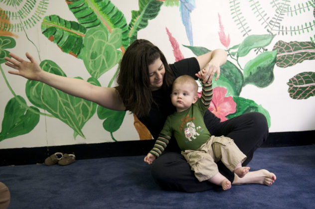 Ellynne Skove teaches GoGo Babies classes at Families First in Brooklyn, New York on April 27, 2010. Photo by Angela Jimenez for Ellynne Skove www.angelajimenezphotography.com