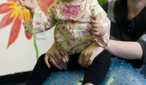 Ellynne Skove teaches GoGo Babies classes at Families First in Brooklyn, New York on April 27, 2010.

Photo by Angela Jimenez for Ellynne Skove
www.angelajimenezphotography.com